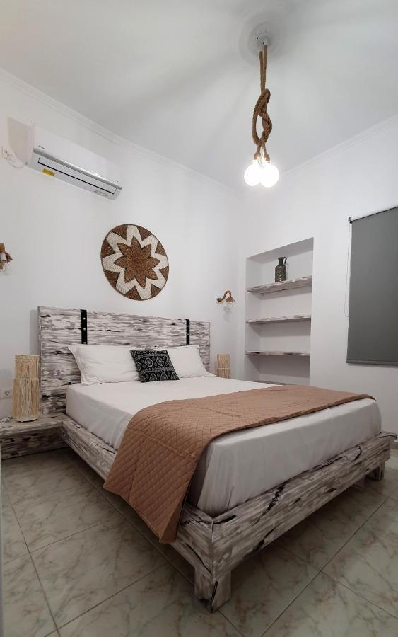 Alexandra'S Boutique House Apartment Triovasalos Exterior photo