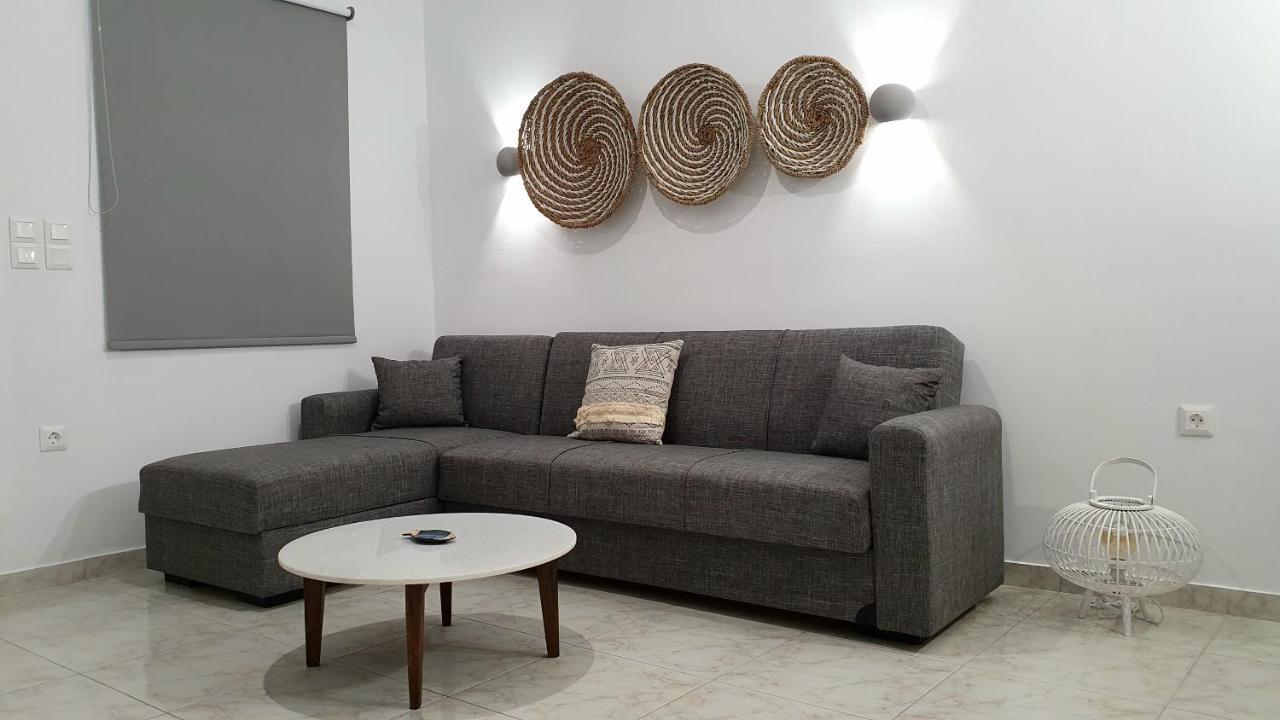 Alexandra'S Boutique House Apartment Triovasalos Exterior photo